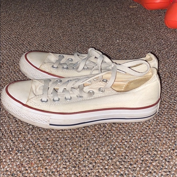 Converses! - Picture 2 of 4